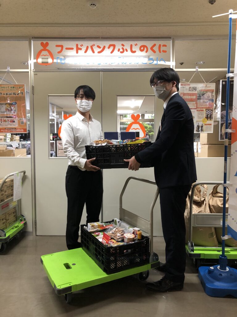 株式会社静岡伊勢丹から食品を寄贈していただきました。